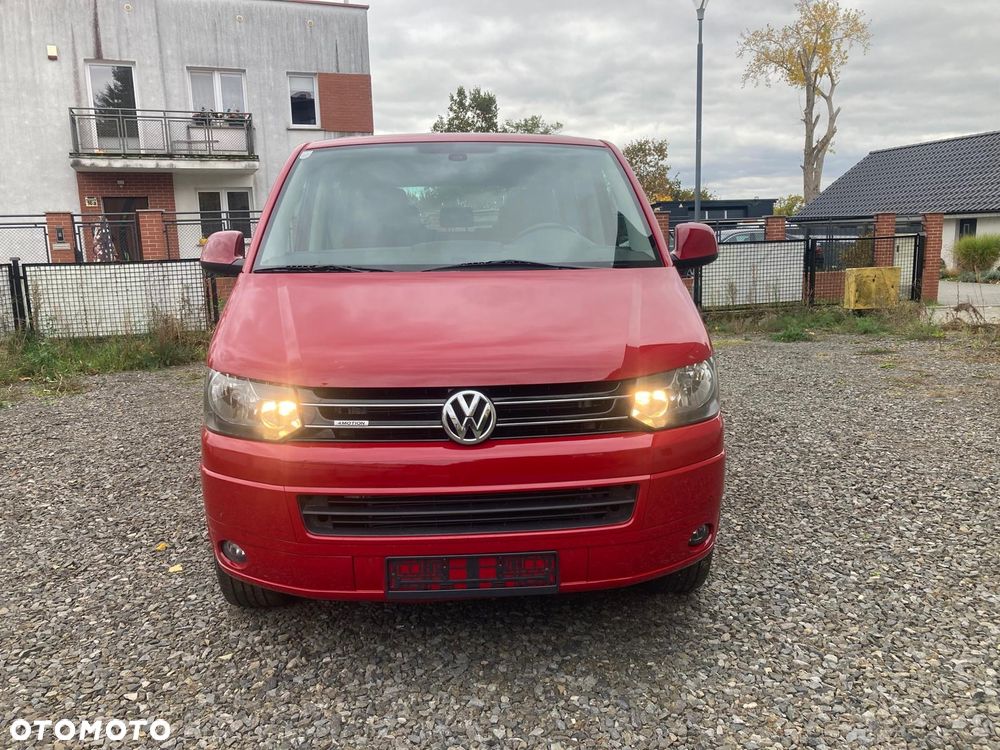 Volkswagen Multivan 2012 photo 2