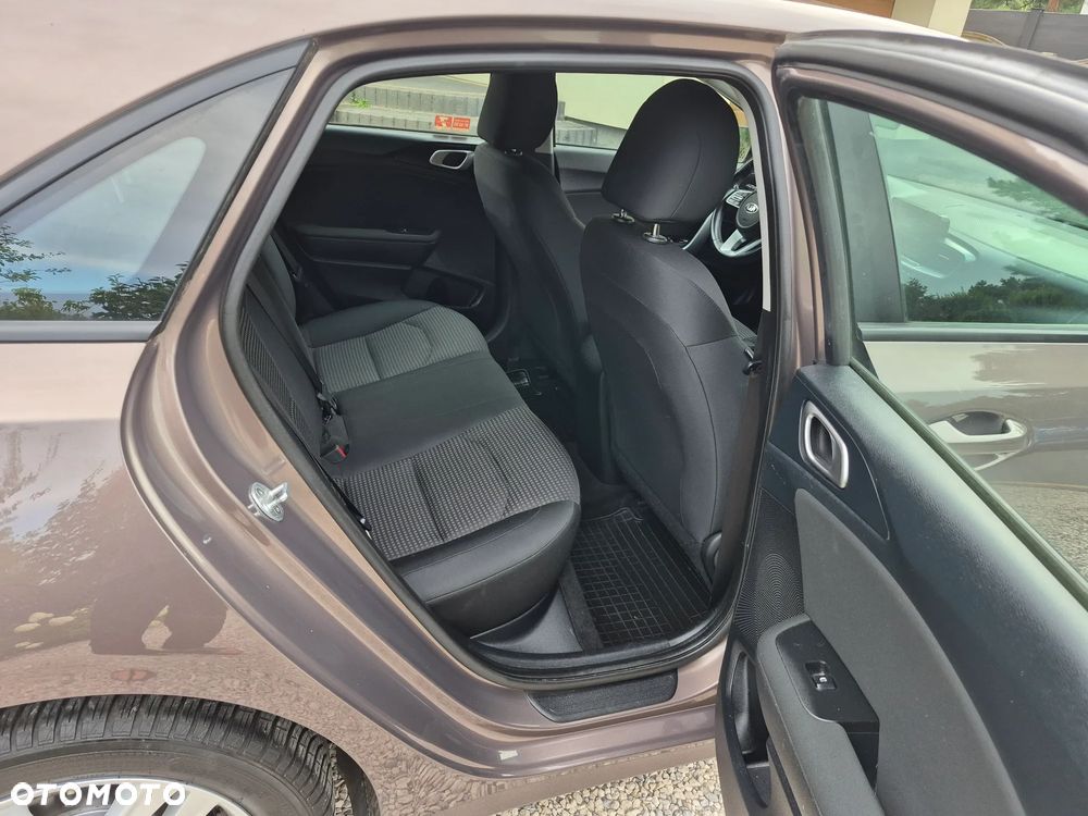 Kia Ceed 1.4 L Business Line - 22