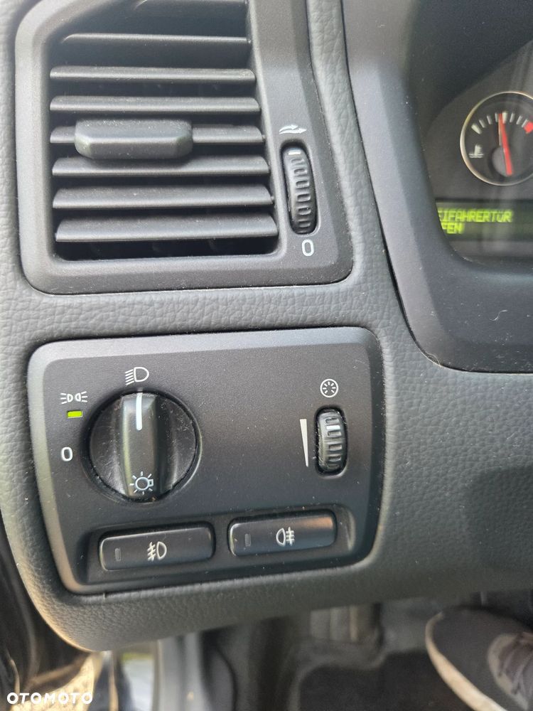 Volvo V70 D5 Comfort - 9