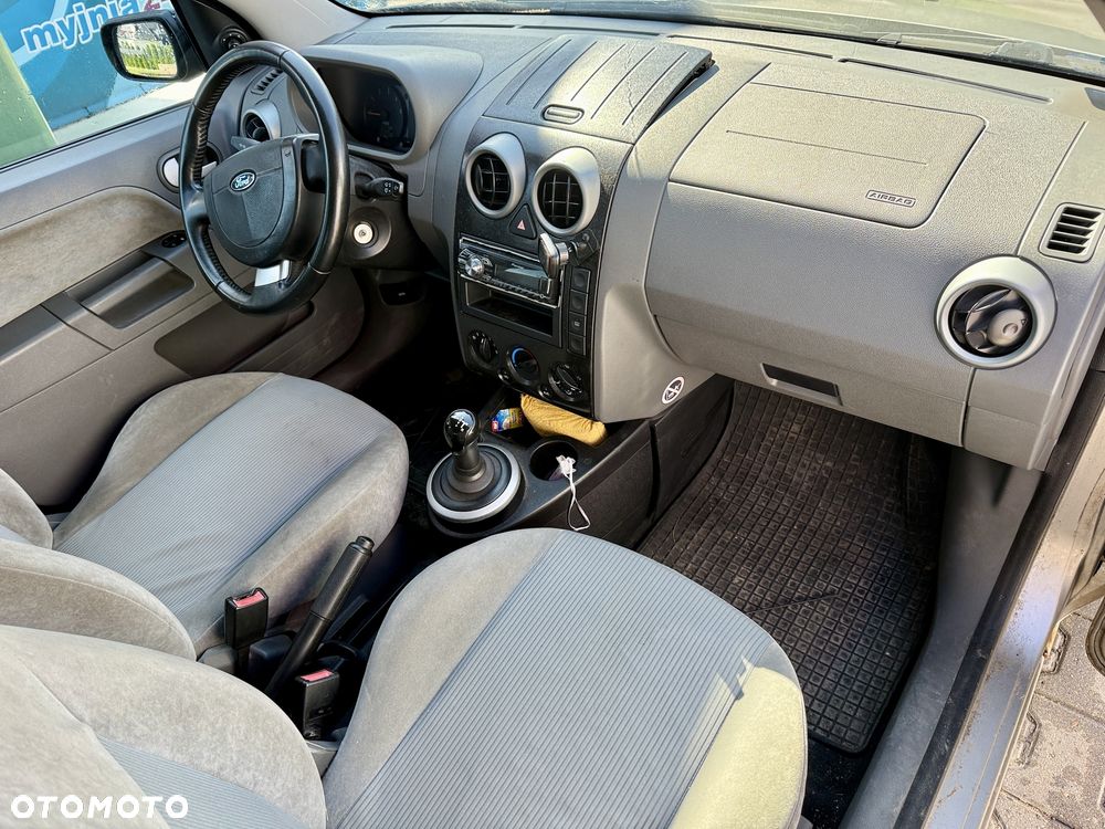 Ford Fusion - 8