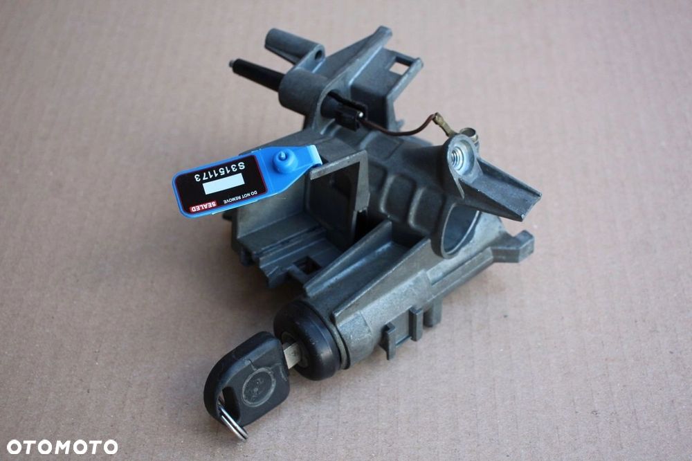 Stacyjka z kluczykiem BMW e34 e32 oryginalna sprawna 1155240 - 1