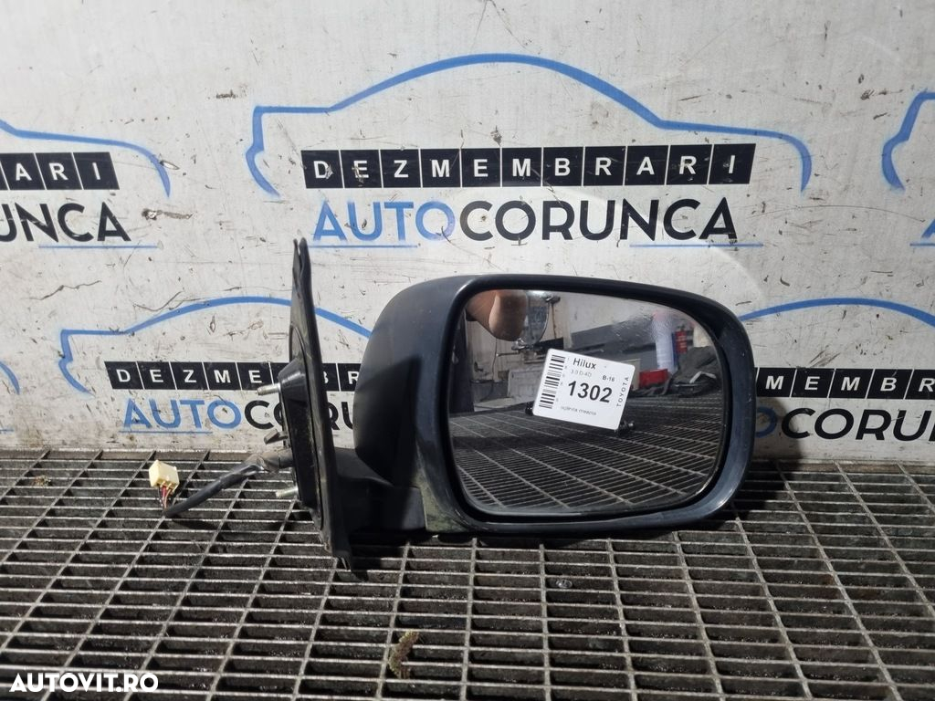 Oglinda dreapta Toyota Hilux 2010 - 2015 4 Usi Silver Metalizat 1C0 (1302) Fara rabatare - 2