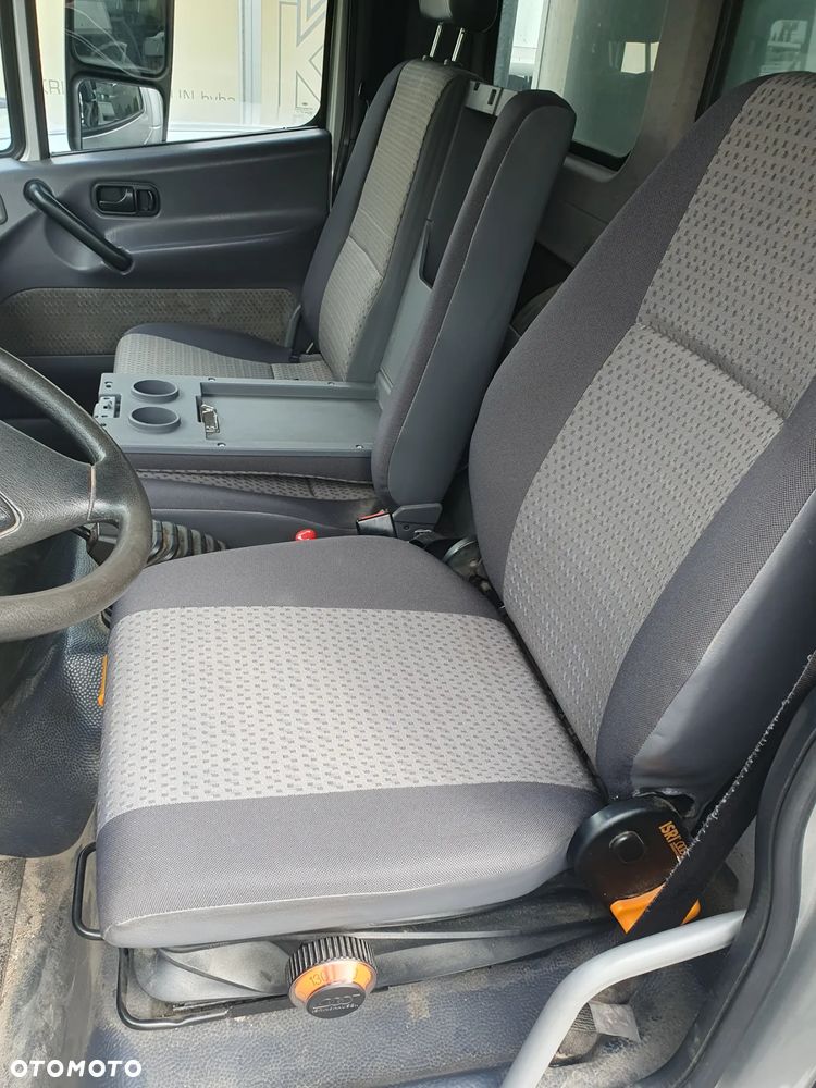 Fotele Komplet Nissan Atleon - 1