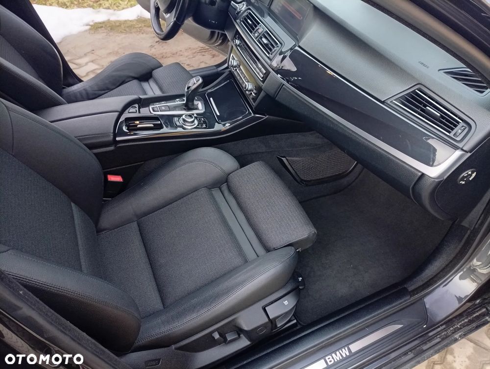 BMW Seria 5 525d xDrive Sport-Aut Modern Line - 14