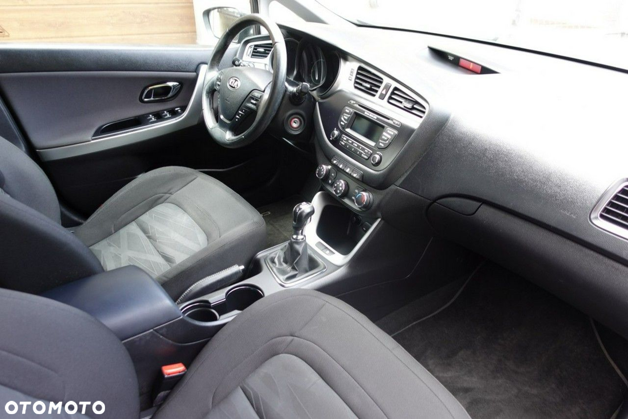 Kia Ceed - 12