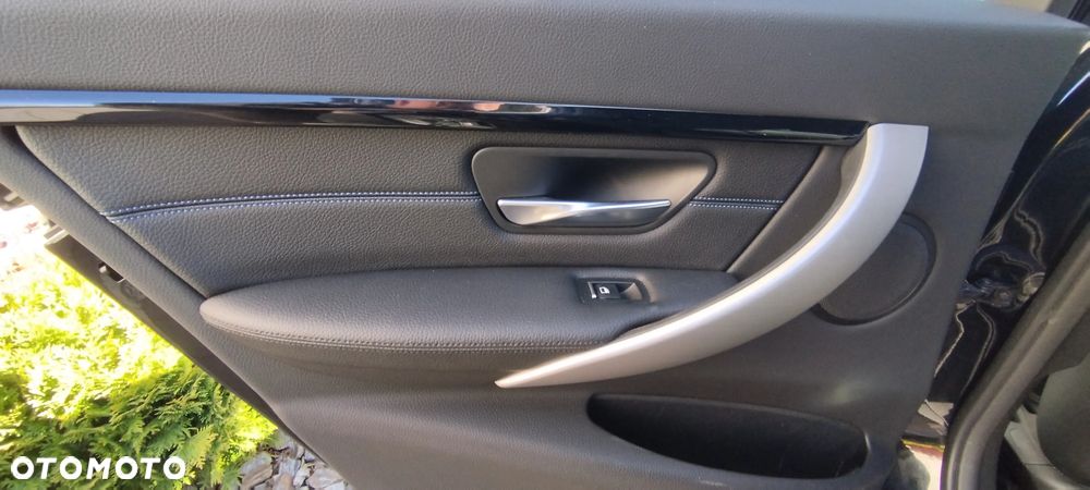 BMW Seria 3 318i GPF M Sport - 24