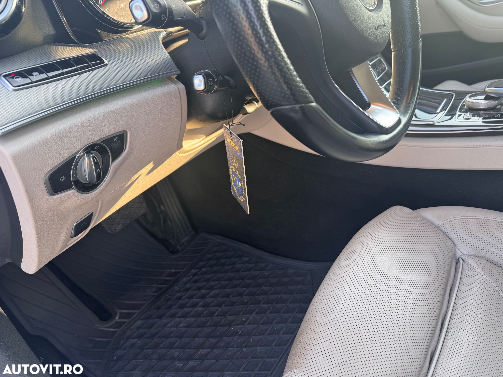 Mercedes-Benz E 220 d 4Matic 9G-TRONIC - 19