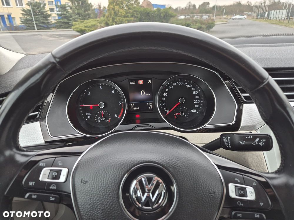 Volkswagen Passat - 5