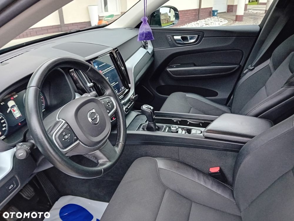 Volvo XC 60 D3 Momentum Pro - 24