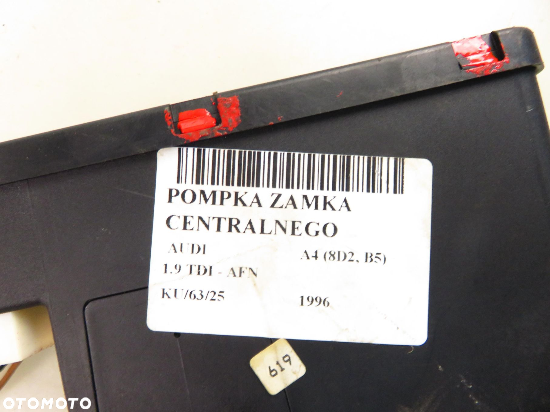 POMPKA ZAMKA CENTRALNEGO AUDI A4 (8D2, B5) 4A0862257J - 9