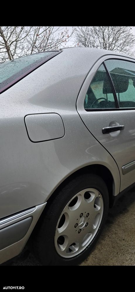 Mercedes-Benz E - 40