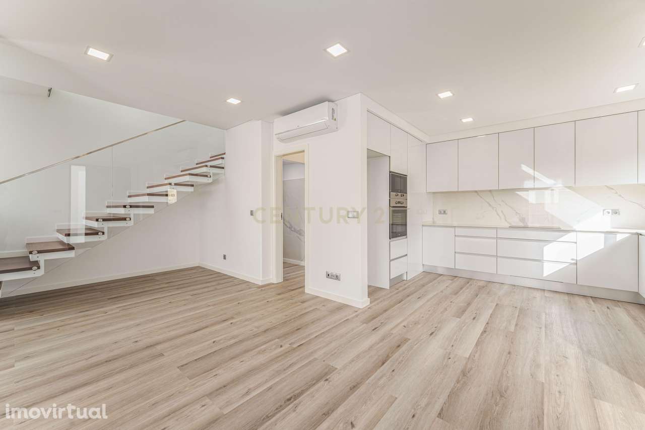 Moradia Geminada T3 Moderna em Open Space e Vista para o Porto do Func - Grande imagem: 5/54