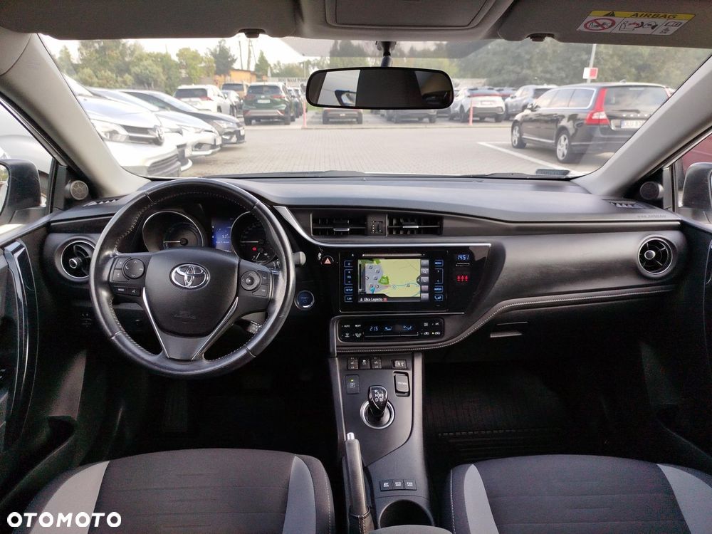 Toyota Auris - 12