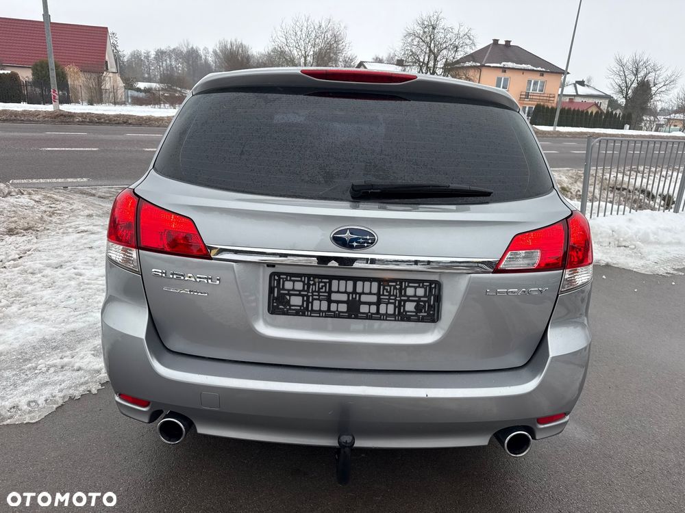 Subaru Legacy 2.5i GT - 11