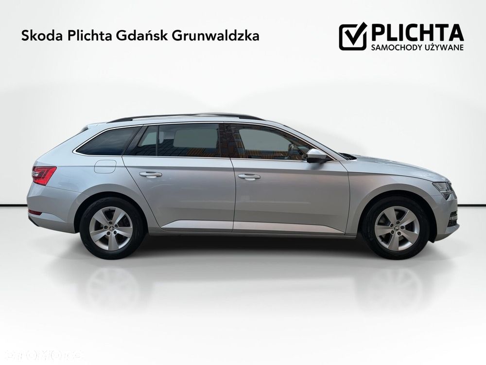 Skoda Superb 2022 photo 4