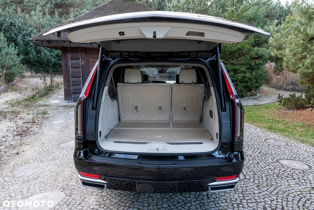 Cadillac Escalade - 20