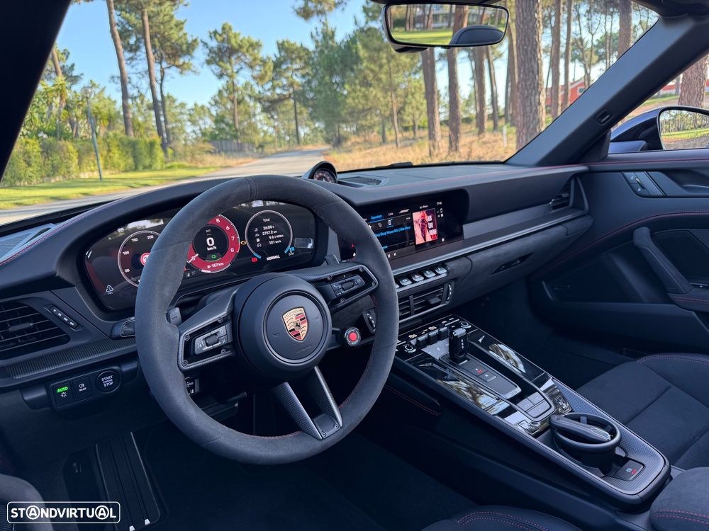 Porsche 911 (992) Carrera GTS - 12