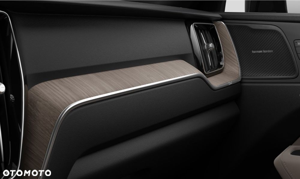 Volvo XC 60 B5 B AWD Plus Dark - 12