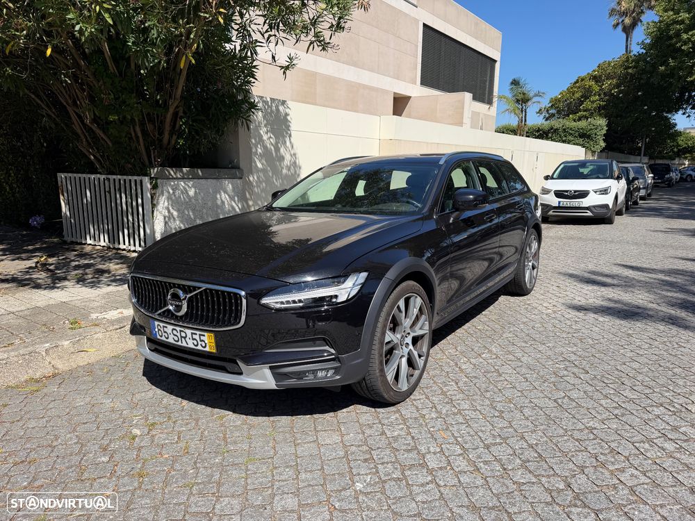 Volvo V90 Cross Country - 1