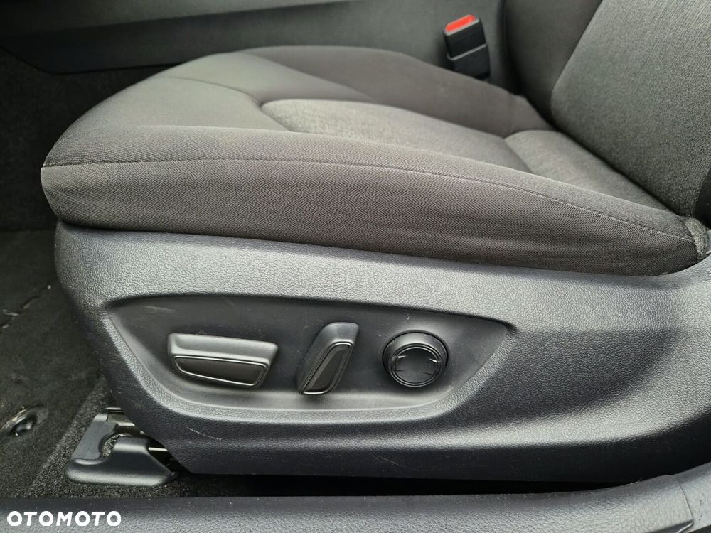 Toyota Camry 2.5 Hybrid Comfort CVT - 12