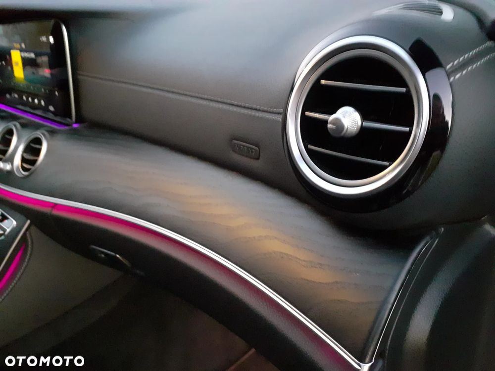 Mercedes-Benz Klasa E 220 d 4-Matic AMG - 27