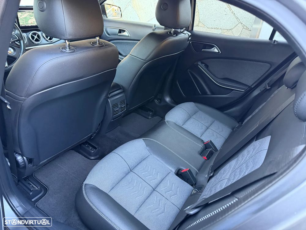Mercedes-Benz GLA 180 d Urban - 9