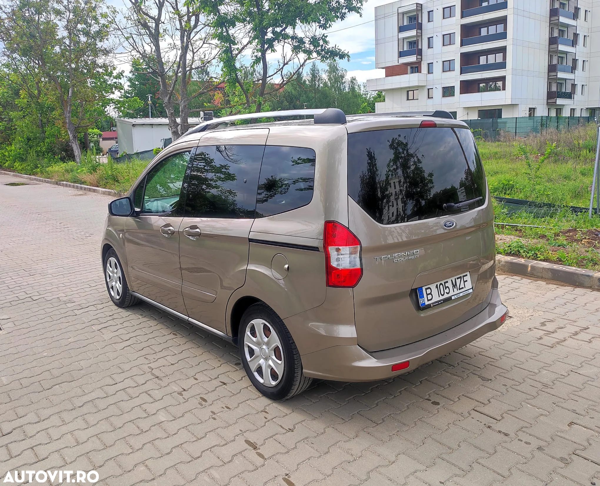 Ford Tourneo Courier 1.0 EcoBoost Titanium - 8