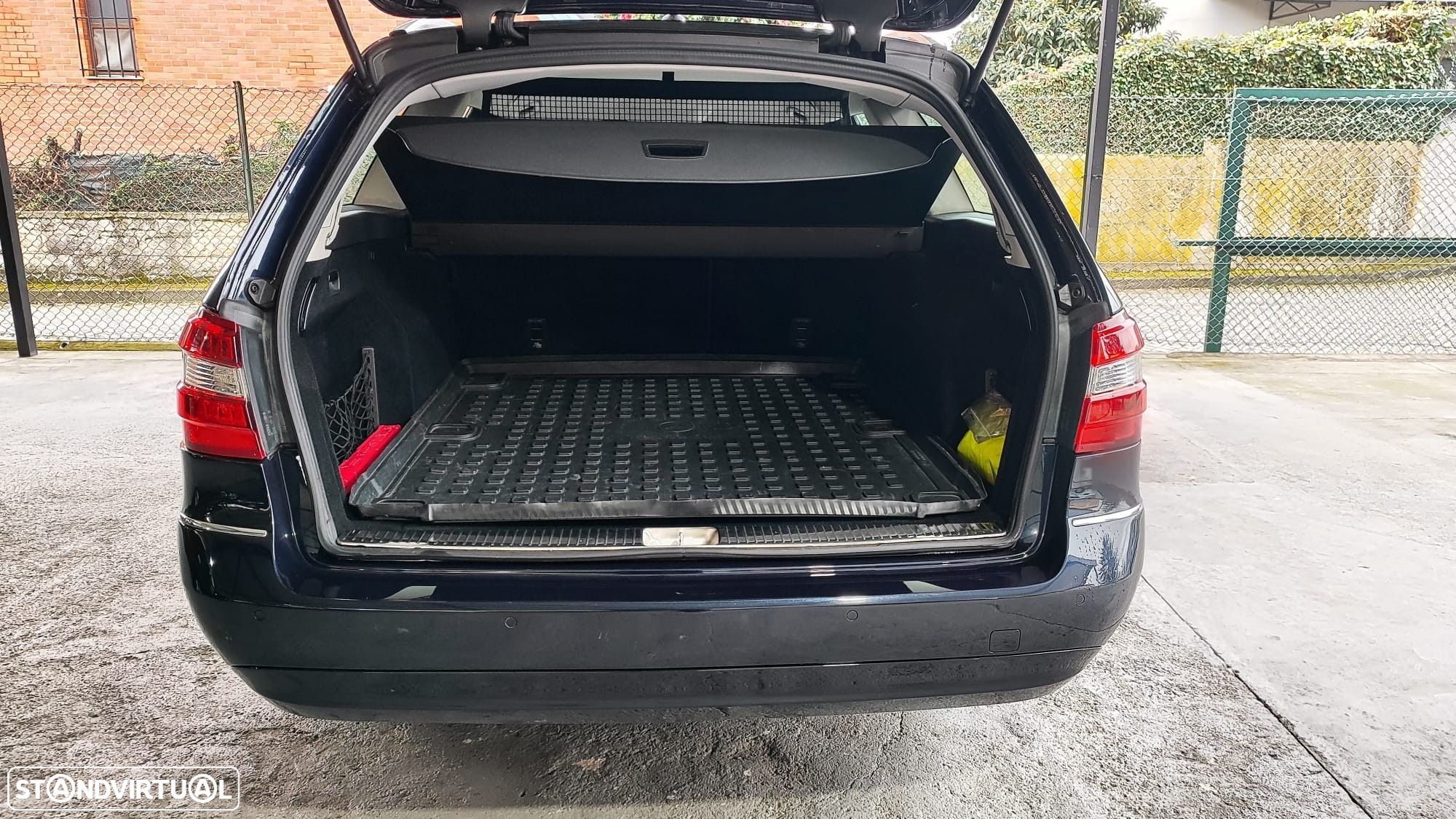 Mercedes-Benz E 220 CDi Avantgarde - 32