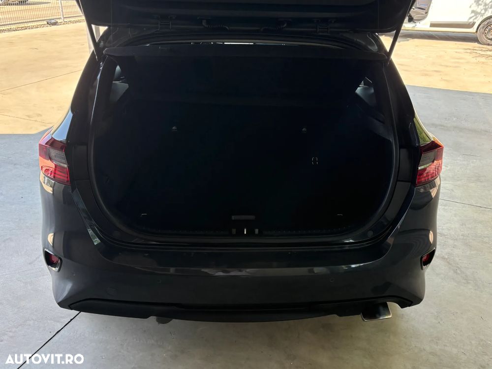 Kia Ceed - 9