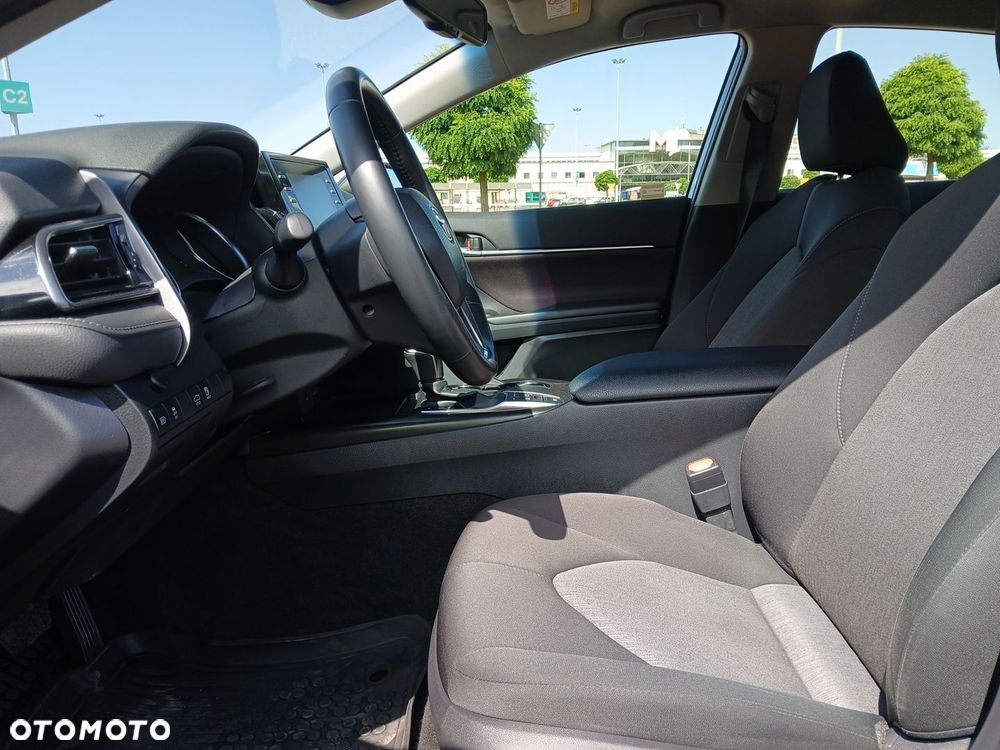Toyota Camry 2.5 Hybrid Comfort CVT - 11