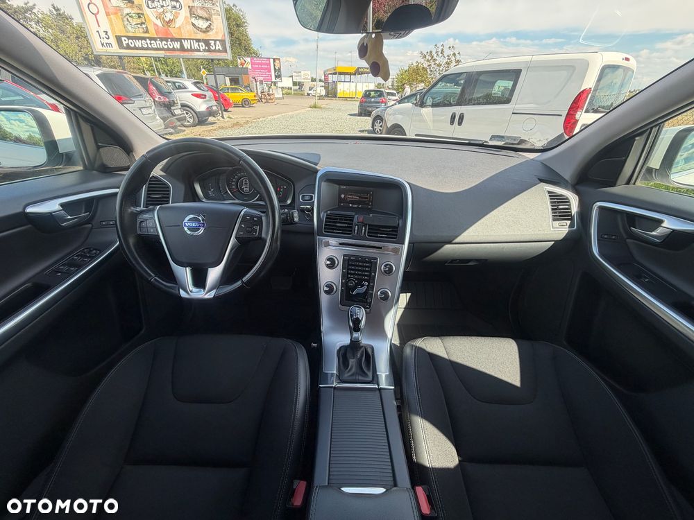 Volvo XC 60 D5 AWD Momentum - 16