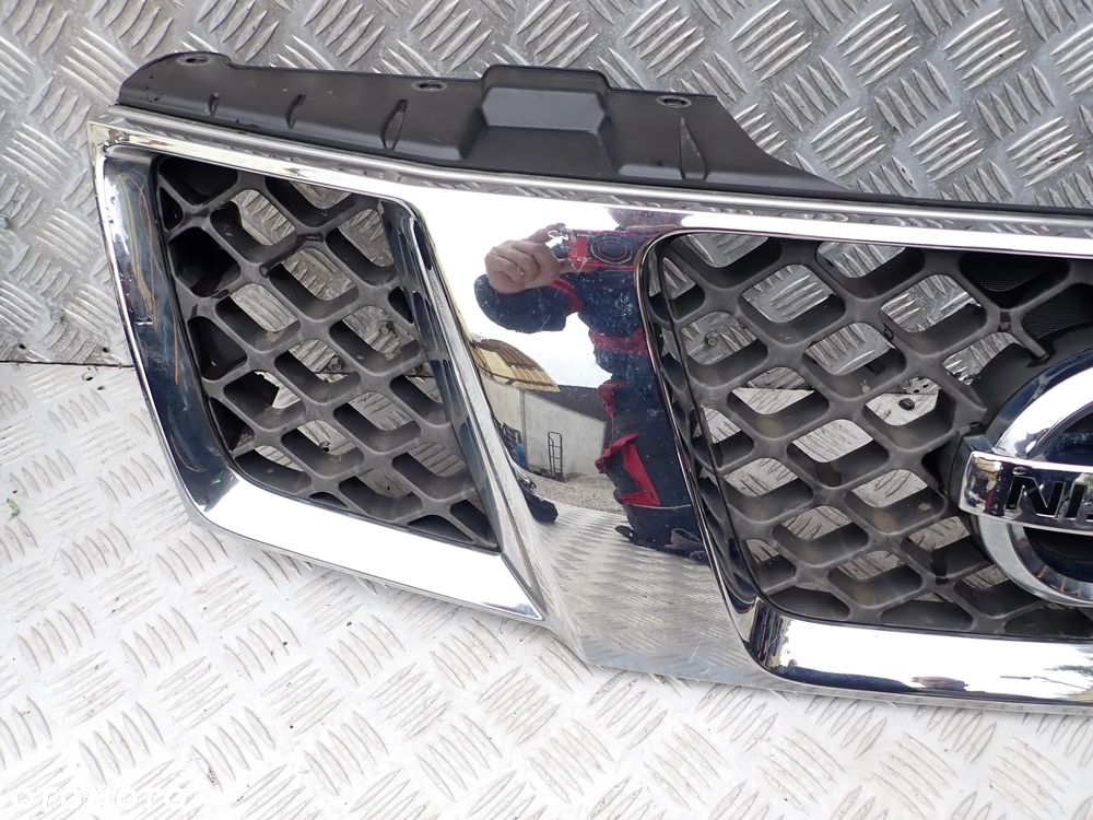 GRILL ATRAPA PRZÓD NAVARA 2310EB400 RADOM - 2