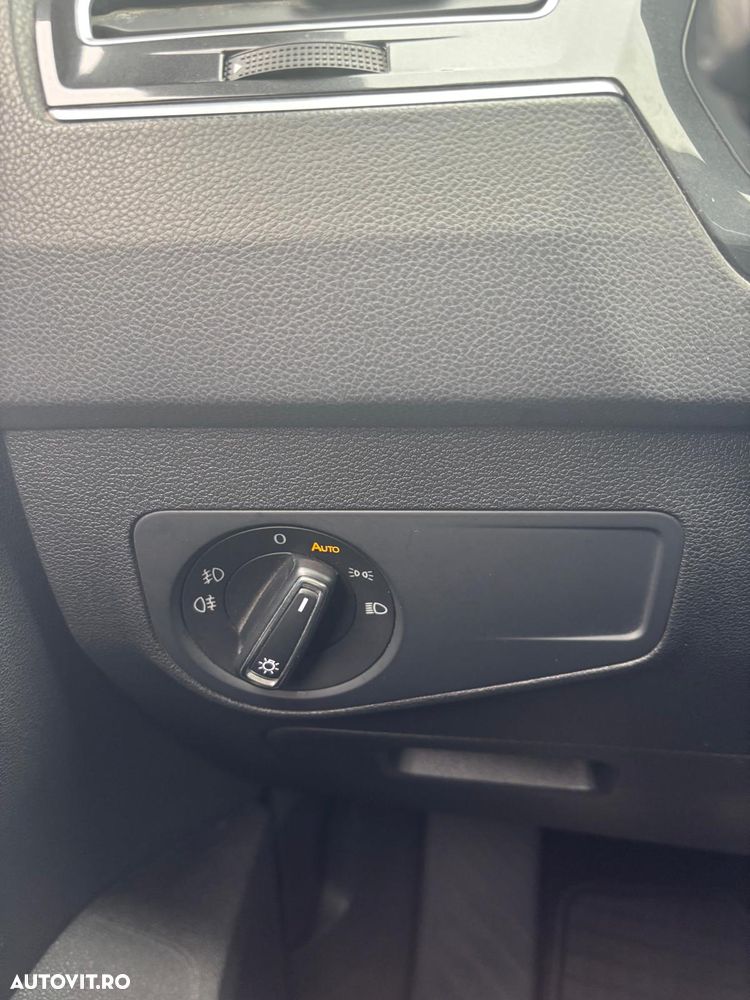 Volkswagen Tiguan - 12