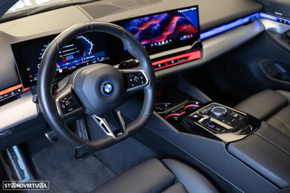 BMW 530 e Pack Desportivo M - 15