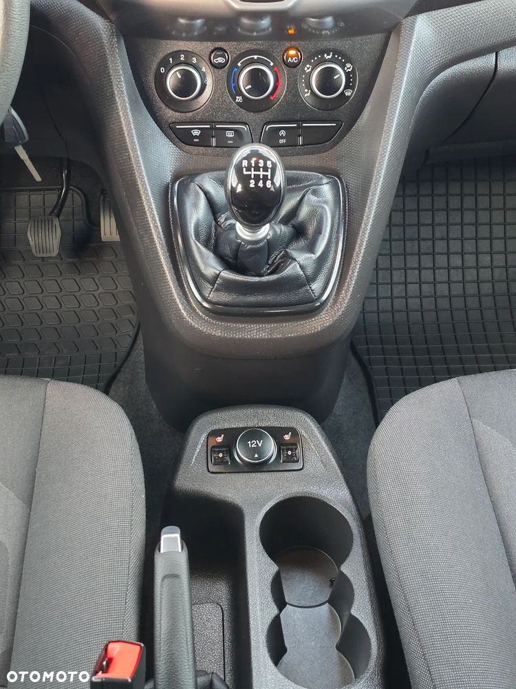 Ford Tourneo Connect - 18