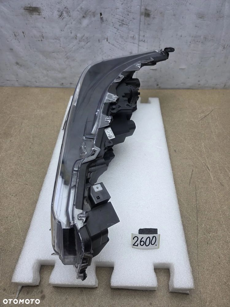 Toyota Corolla E21 od 18r 8111002960 lampa prawy prawa przód przednia Led - 3