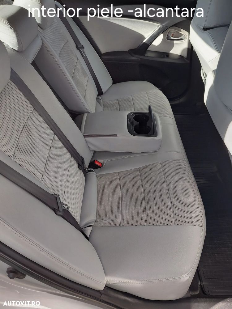 Toyota Avensis 2.0 D-4D Elegance - 20