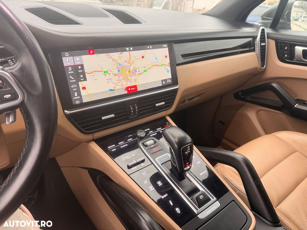 Porsche Cayenne - 27