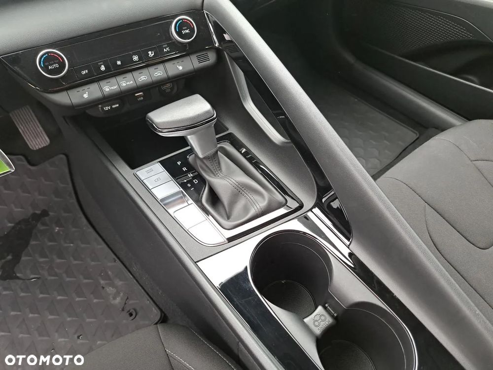 Hyundai Elantra - 14