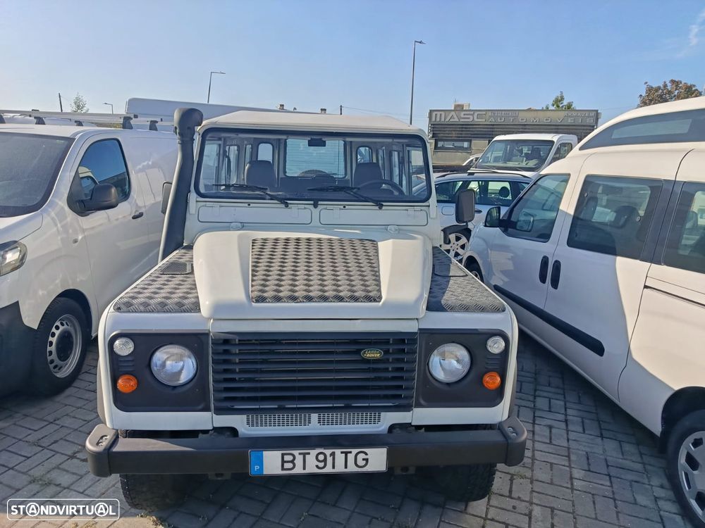 Land Rover Defender - 2
