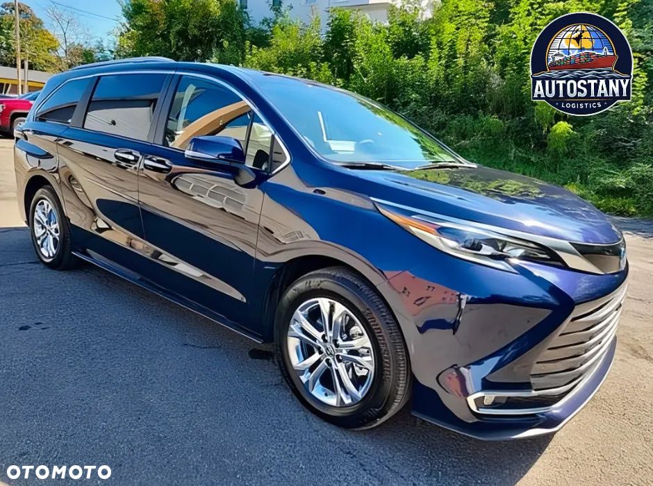 Toyota Sienna - 1