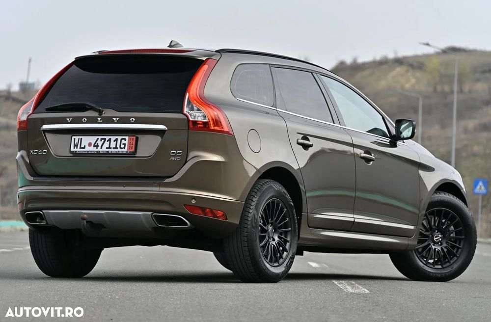 Volvo XC 60 D5 AWD Geartronic Summum - 3
