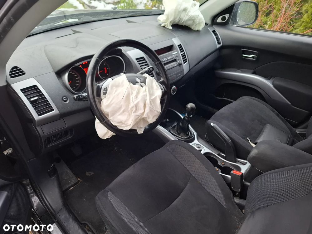 Mitsubishi Outlander 2.2 DI-D 4WD Invite - 4