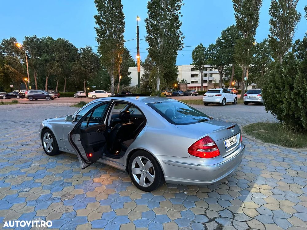 Mercedes-Benz E - 38