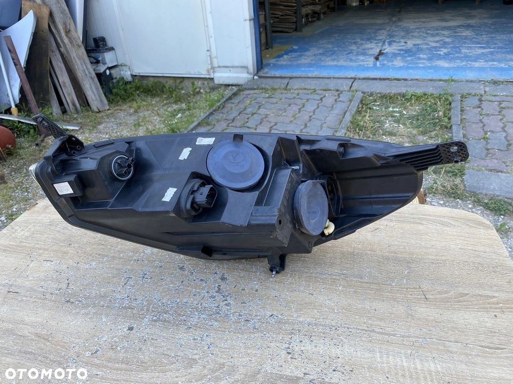 LAMPA PRZEDNIA PRAWA FORD FIESTA MK8 H1BB-13W029-AE - 4