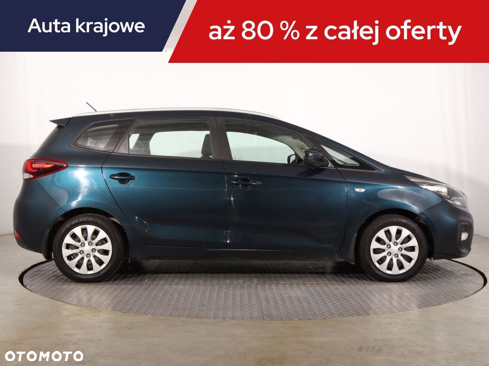 Kia Carens - 8