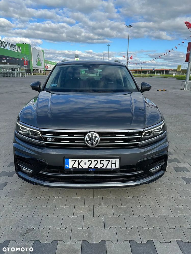 Volkswagen Tiguan - 1