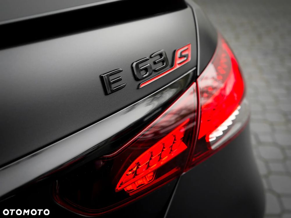 Mercedes-Benz Klasa E AMG 63 S 4Matic+ AMG Speedshift MCT-9G Final Edition - 15