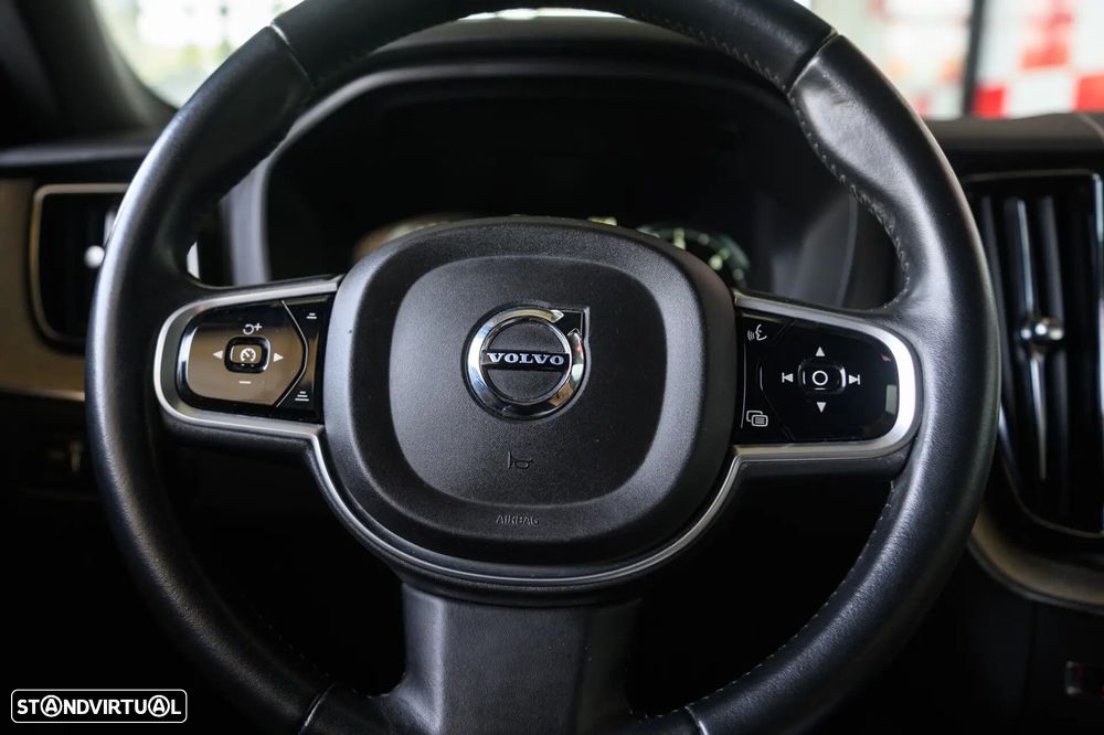 Volvo XC 60 2.0 D4 Inscription AWD Geartronic - 41