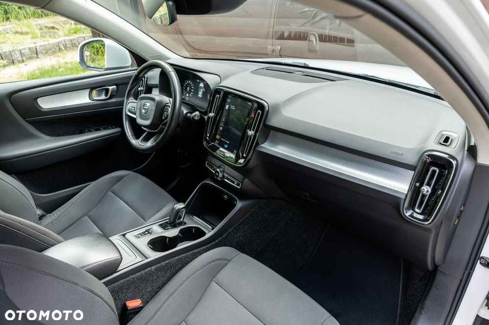 Volvo XC 40 D3 Momentum Pro - 23